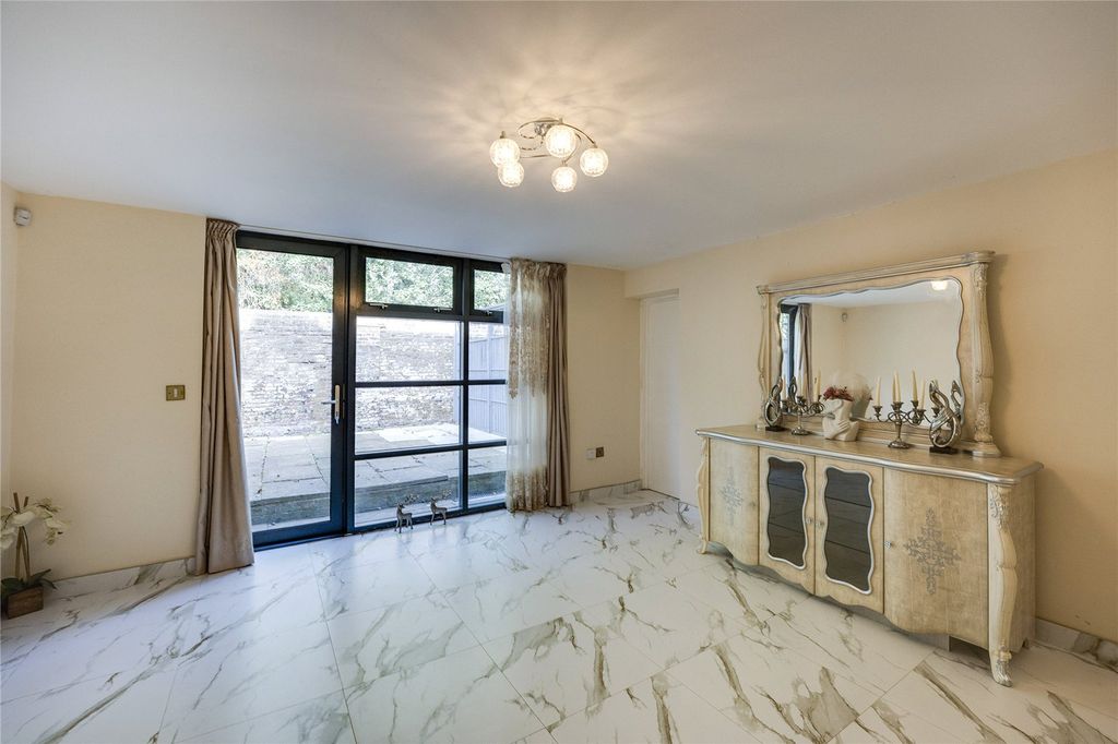 Property photo 3 of 16 Reception Room