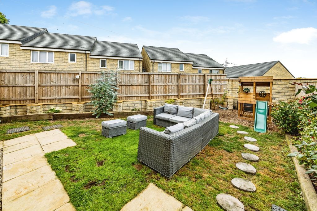 Property photo 3 of 20 60Fvhudds-170826-26