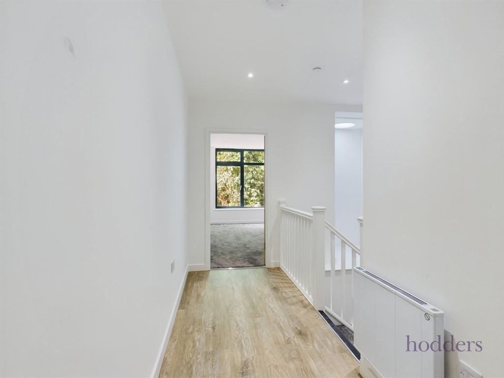 Additional image 11 of 2 bed flat to rentLondon Road, Staines-Upon-Thames, Surrey TW18