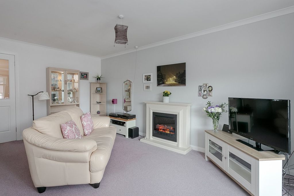 Property photo 3 of 24