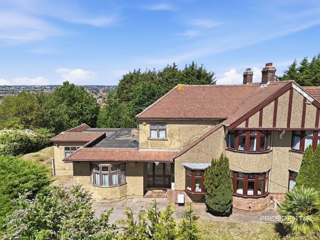 Property photo 1 of 36