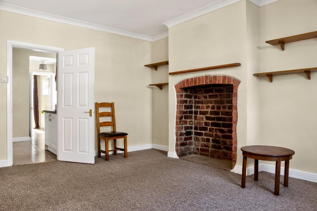 Property photo 2 of 16 11Southbeechave-2.Jpg