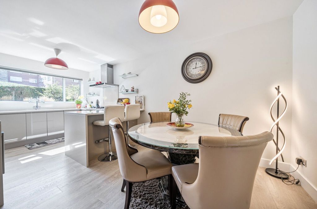 Property photo 3 of 24 Picture No. 16