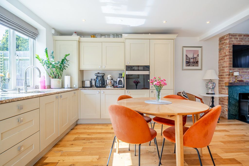 Property photo 3 of 21 Reception