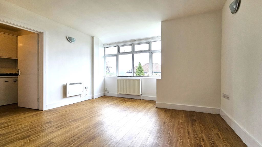 Property photo 1 of 7 South Norwood Hill, Se25