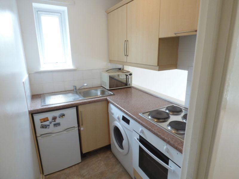 Property photo 2 of 7 Kitchen