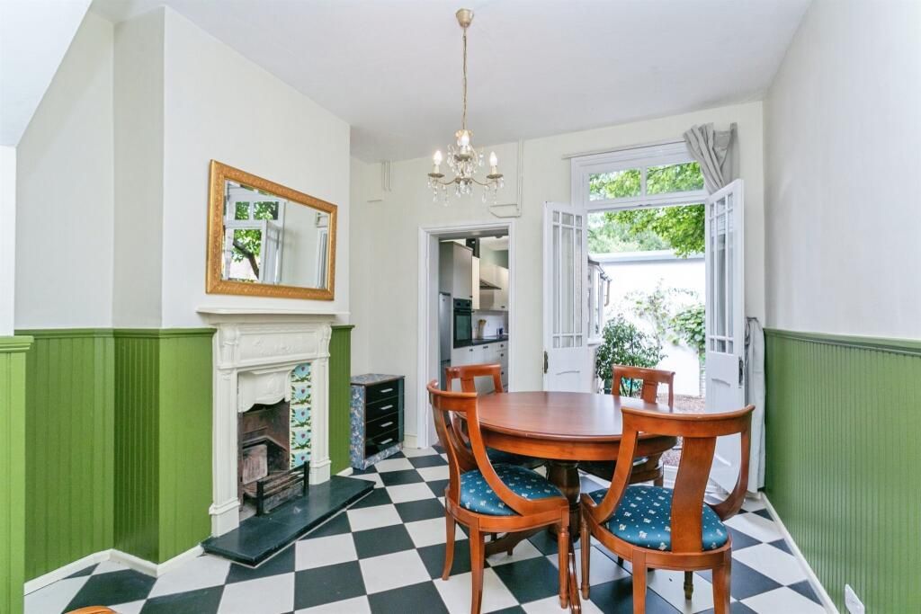 Property photo 2 of 9