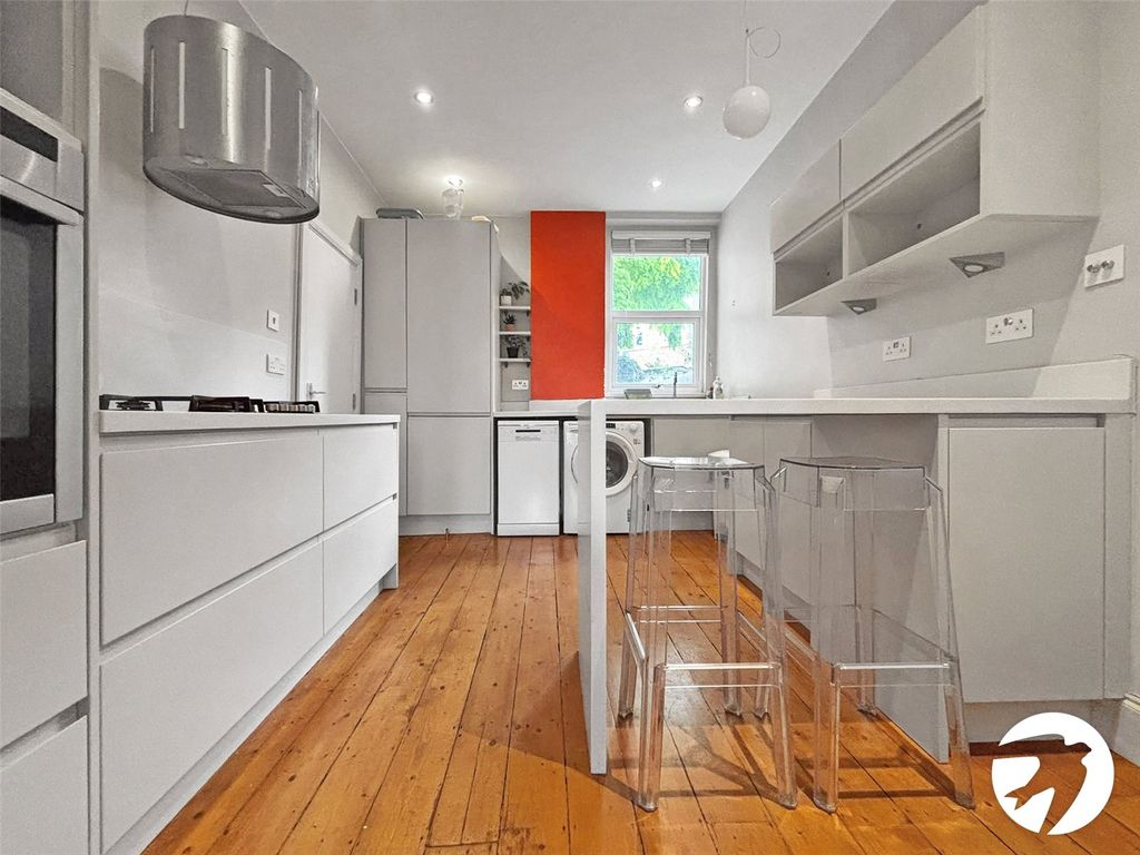 Property photo 2 of 19 Kitchen