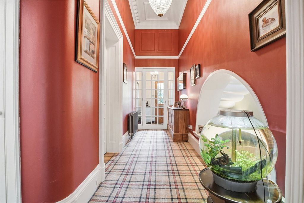 Property photo 3 of 21 Hallway