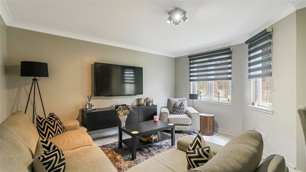 Property photo 2 of 21 Picture No. 02