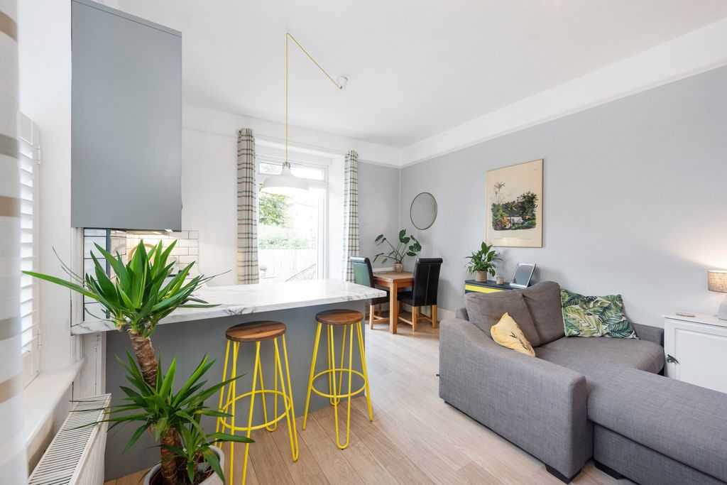 Property photo 3 of 12 Photo 03