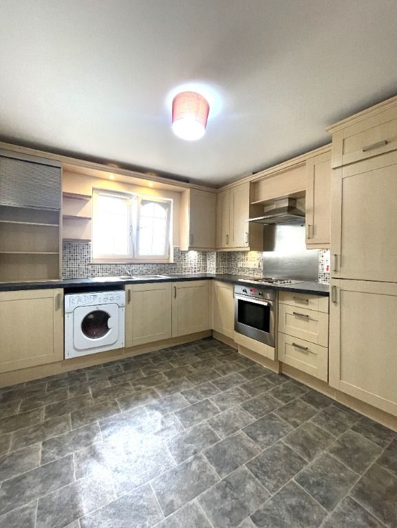 Property photo 3 of 10 Photo 3