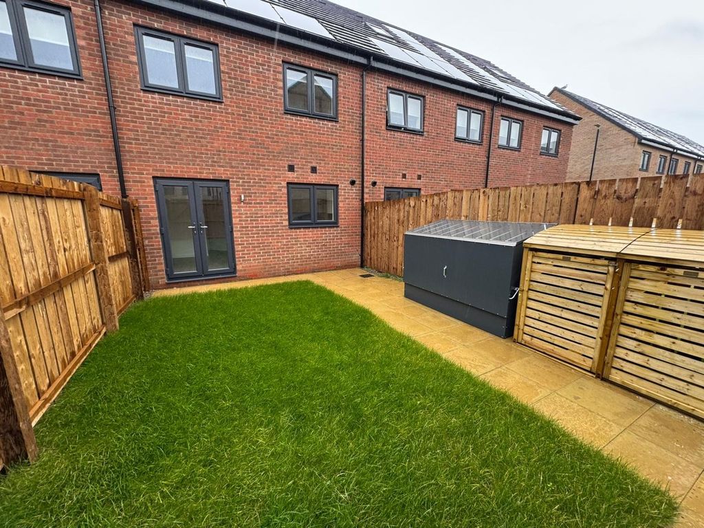 Property photo 2 of 21