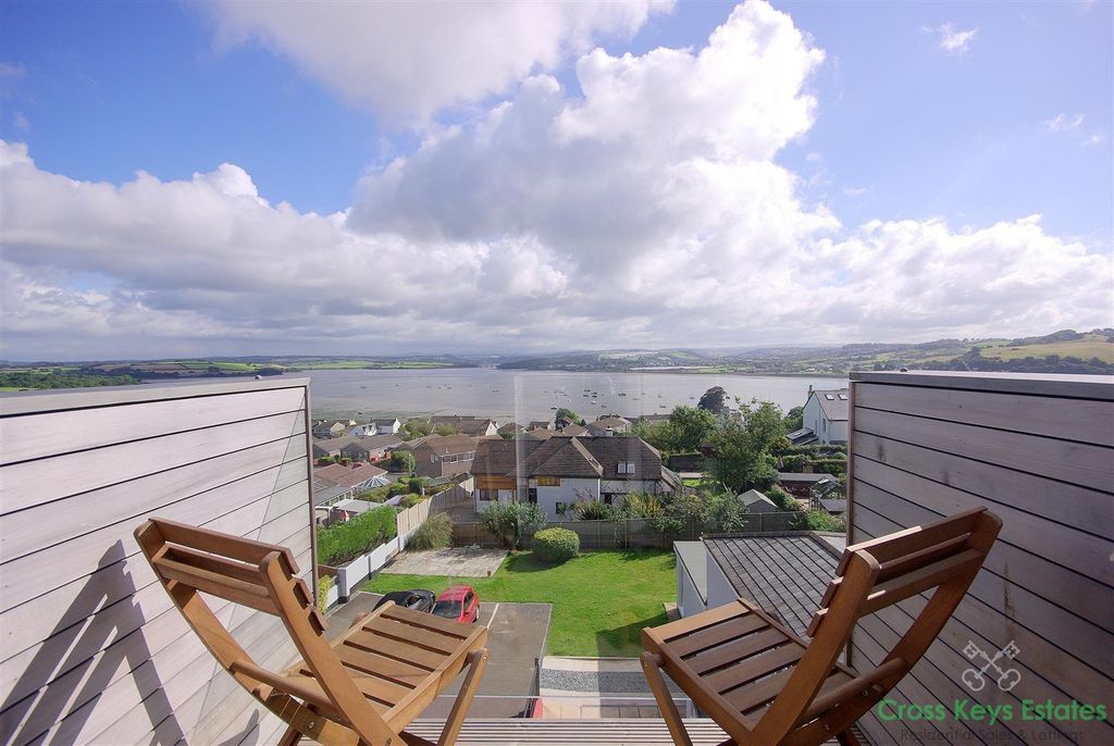 Property photo 2 of 16 Balcony (2).Jpg