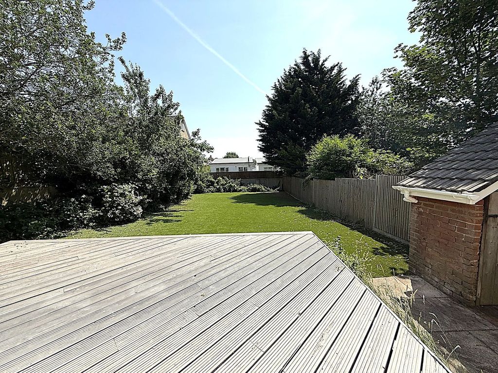 Property photo 3 of 28