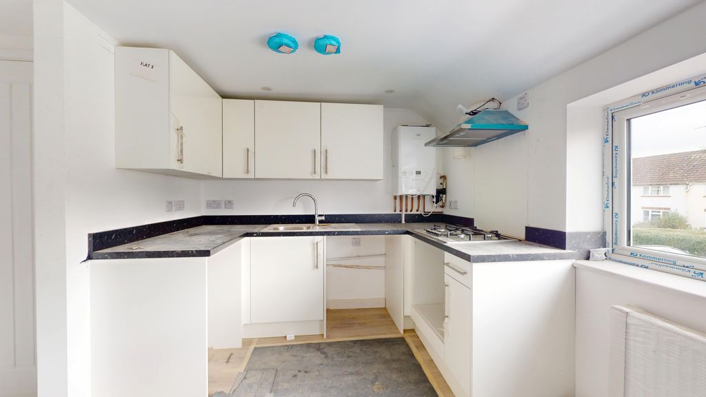 Property photo 3 of 7 Flat-3-121-Pinnocks-Way-03252025_120959