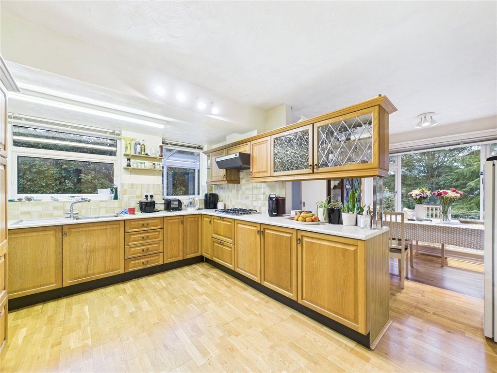 Property photo 3 of 9 3 - Picture No. 10