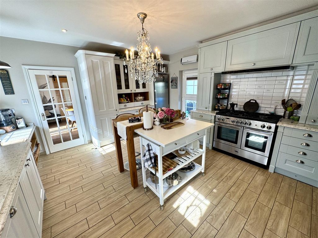 Property photo 3 of 29 Kitchen