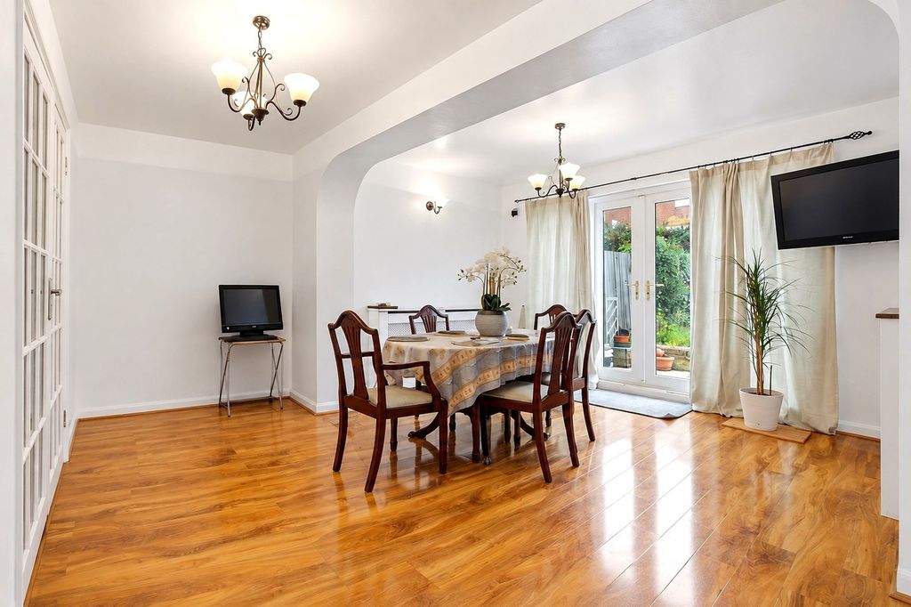 Property photo 3 of 15