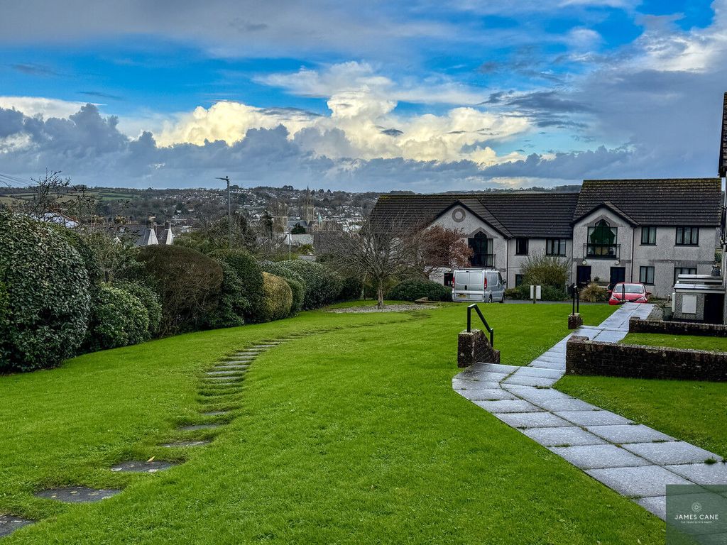 Property photo 3 of 13