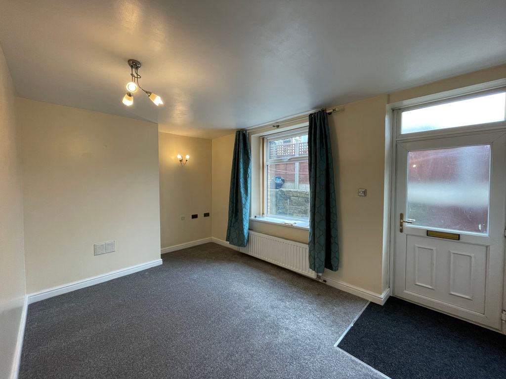 Property photo 2 of 8 Image