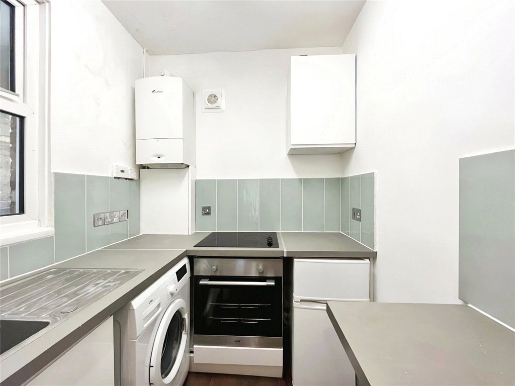 Property photo 3 of 6 Kitchen