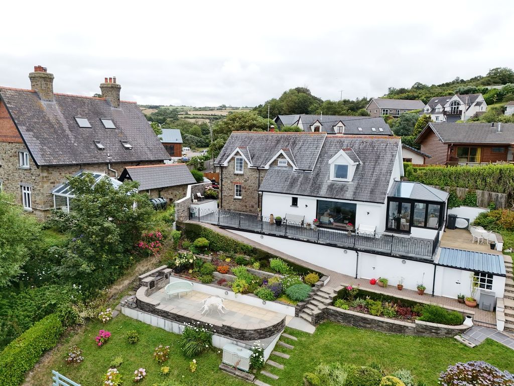 Property photo 2 of 66