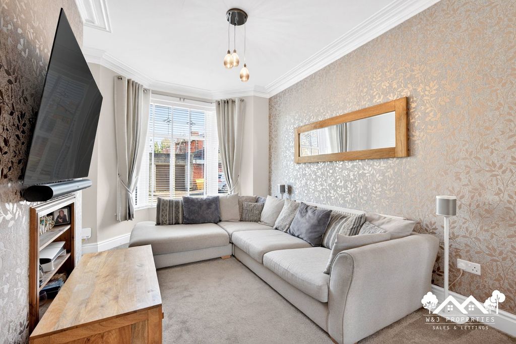 Property photo 3 of 32