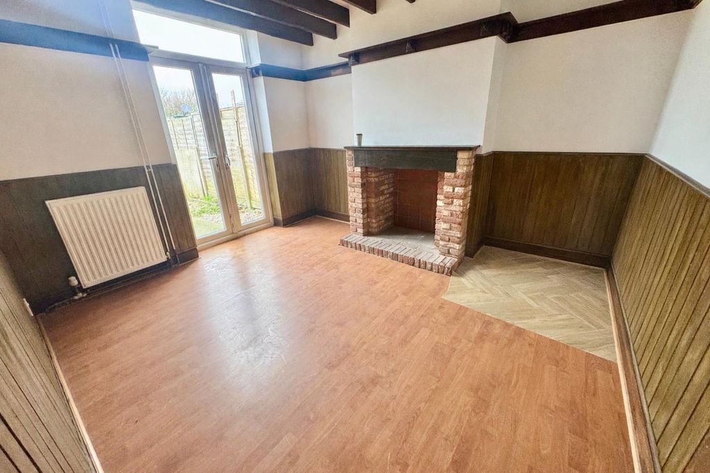 Property photo 3 of 9 Dining Room