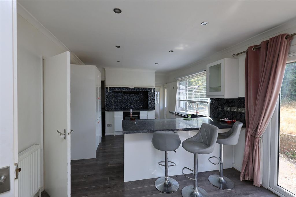 Property photo 3 of 22 Kitchen Diner