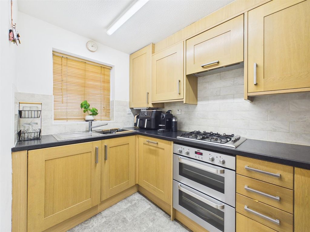 Property photo 2 of 9 Cam05080G0-Pr0324-Still009.Jpg