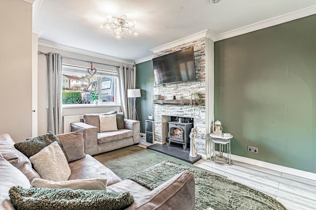 Property photo 2 of 24