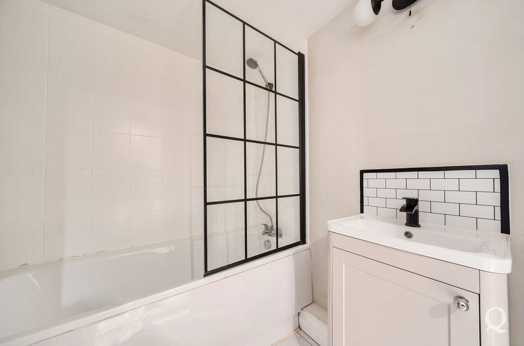 Property photo 3 of 13 F7d35191-14Bd-424...