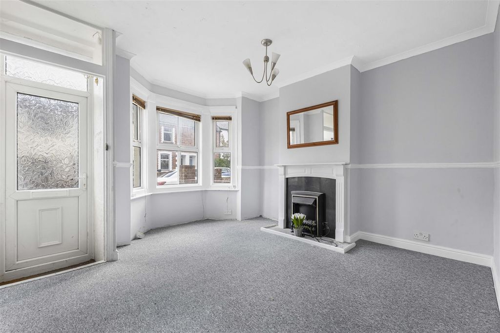 Property photo 2 of 11