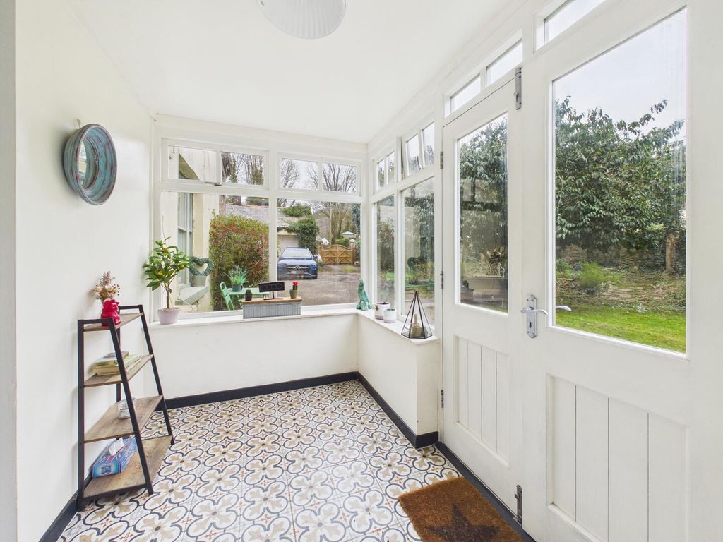 Property photo 2 of 24 Hallway