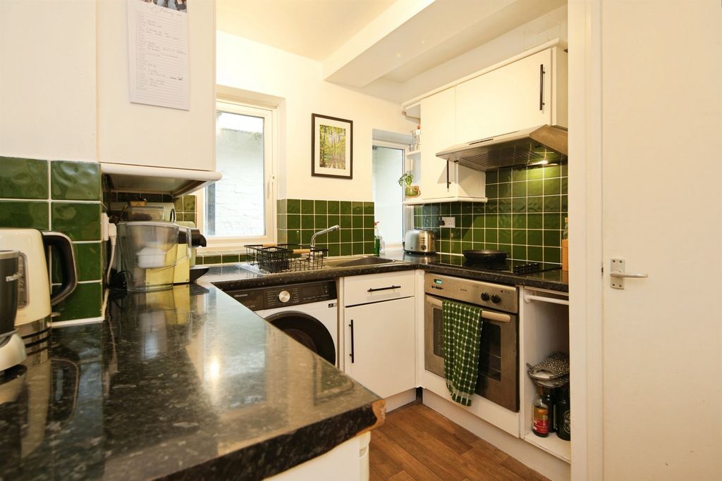 Property photo 3 of 11