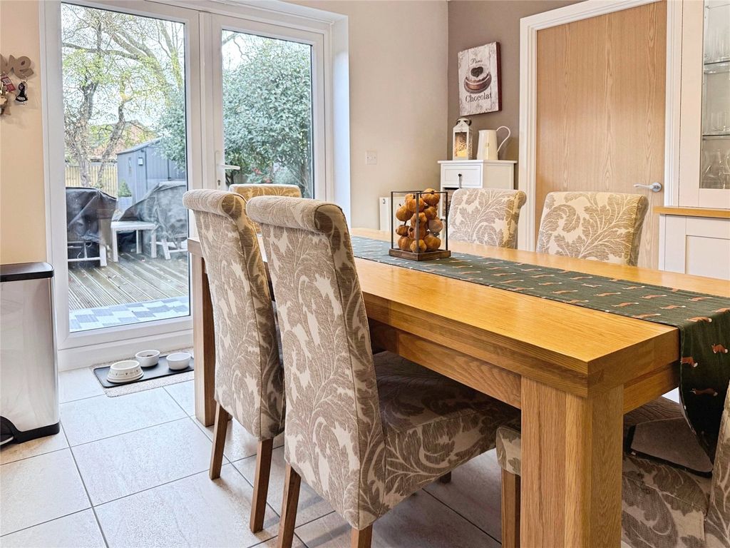 Property photo 3 of 17 Picture 3