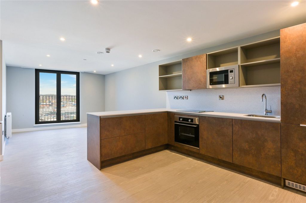 Property photo 2 of 13 Picture No. 04