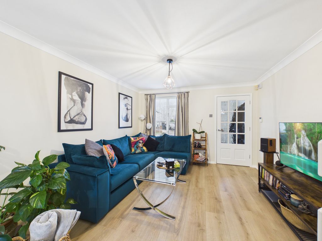 Property photo 2 of 11 Cam02536G0-Pr0052-Still002