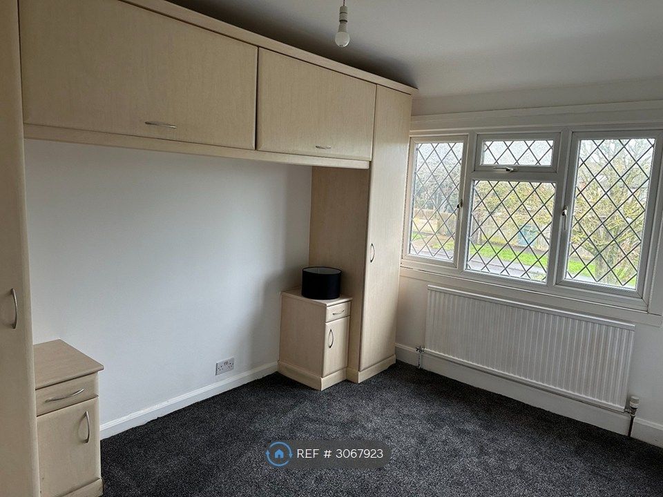 Property photo 3 of 8 Bedroom 1
