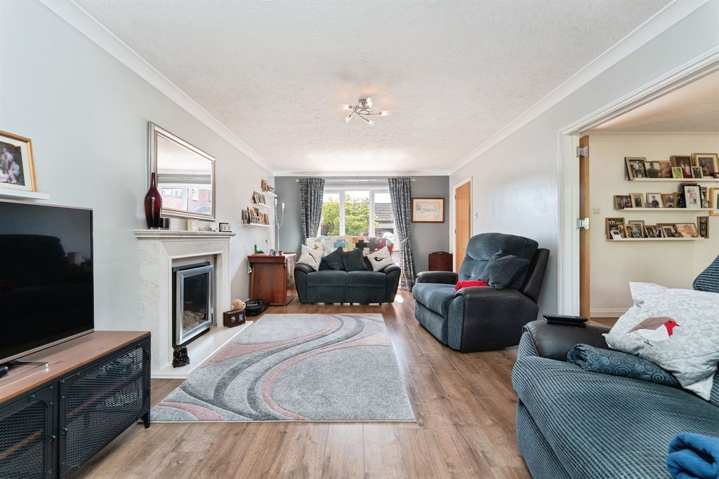 Property photo 1 of 21