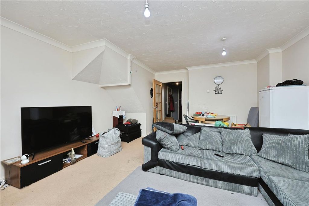 Property photo 3 of 26