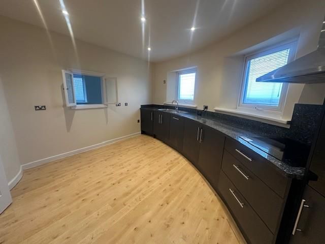 Property photo 3 of 23 Kitchen 2.Jpg