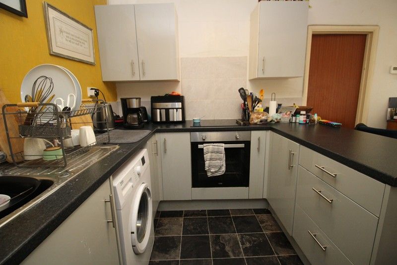 Property photo 3 of 5 Kitchen