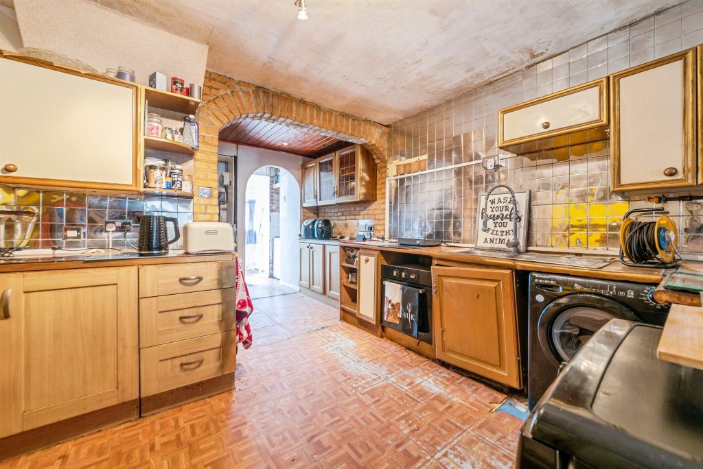 Property photo 2 of 17