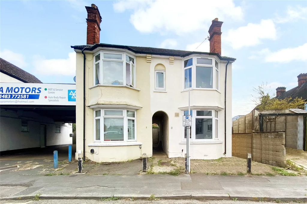 Property photo 1 of 11 3 Bed House For Rent