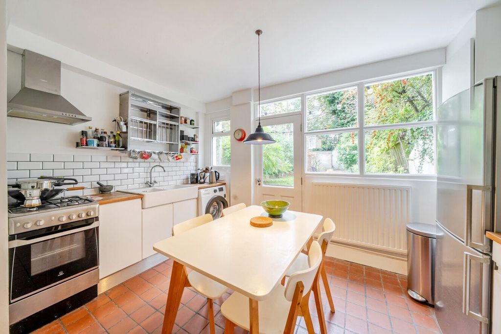 Property photo 3 of 25 Picture No. 06