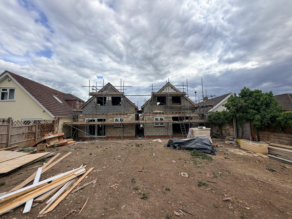 Property photo 1 of 3
