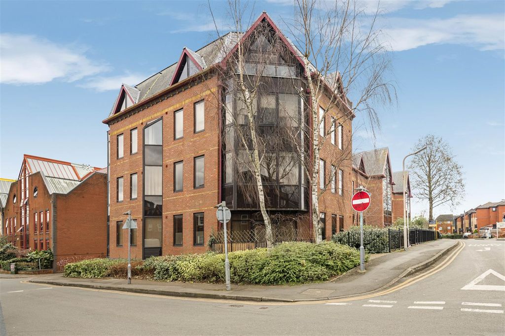 Property photo 1 of 9