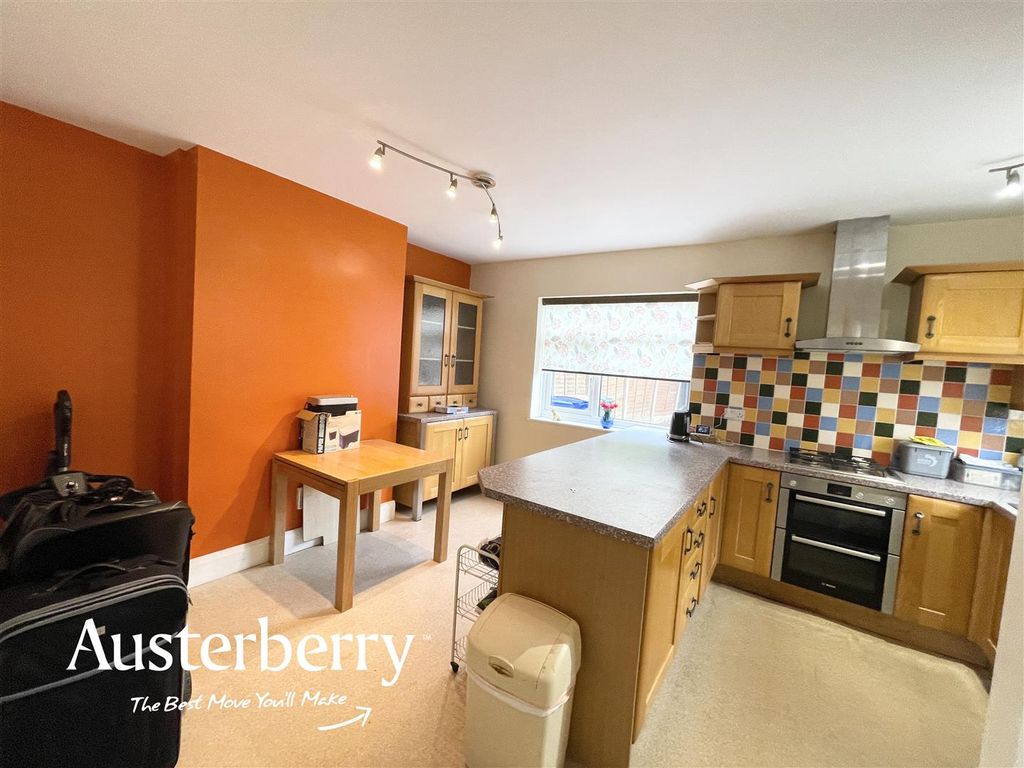 Property photo 3 of 11 Img_5480.Jpg